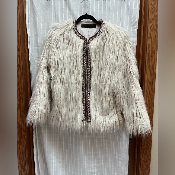 Zara Ivory Fur Jacket size M - Picture 7 of 9